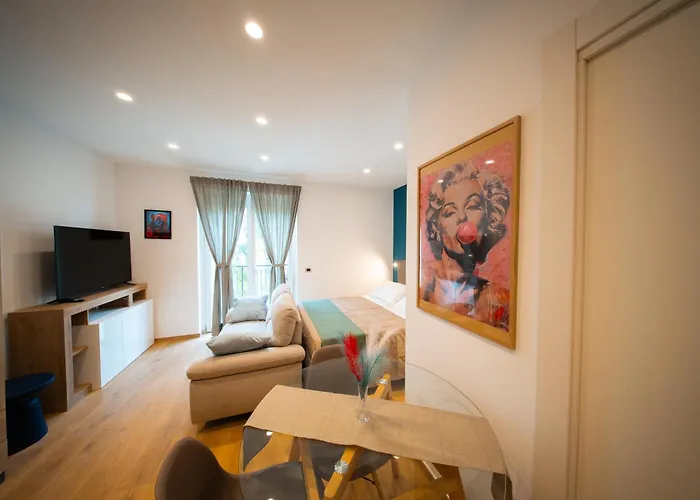 Salernum Luxury Apartament *